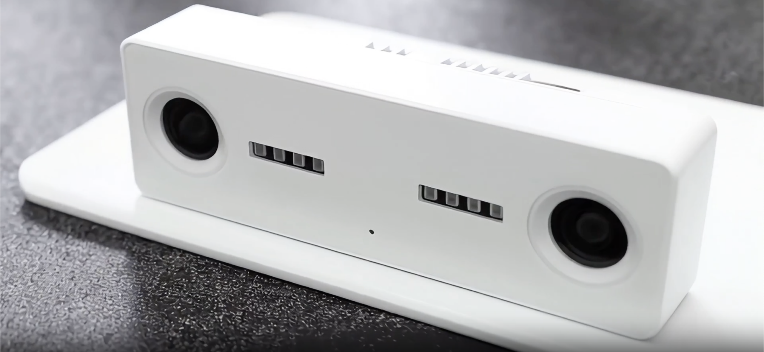 V-Count Nano AI kişi sayma sensor — compact, ceiling-mounted device with 3D stereo vision for retail foot ziyaretçi analitiği